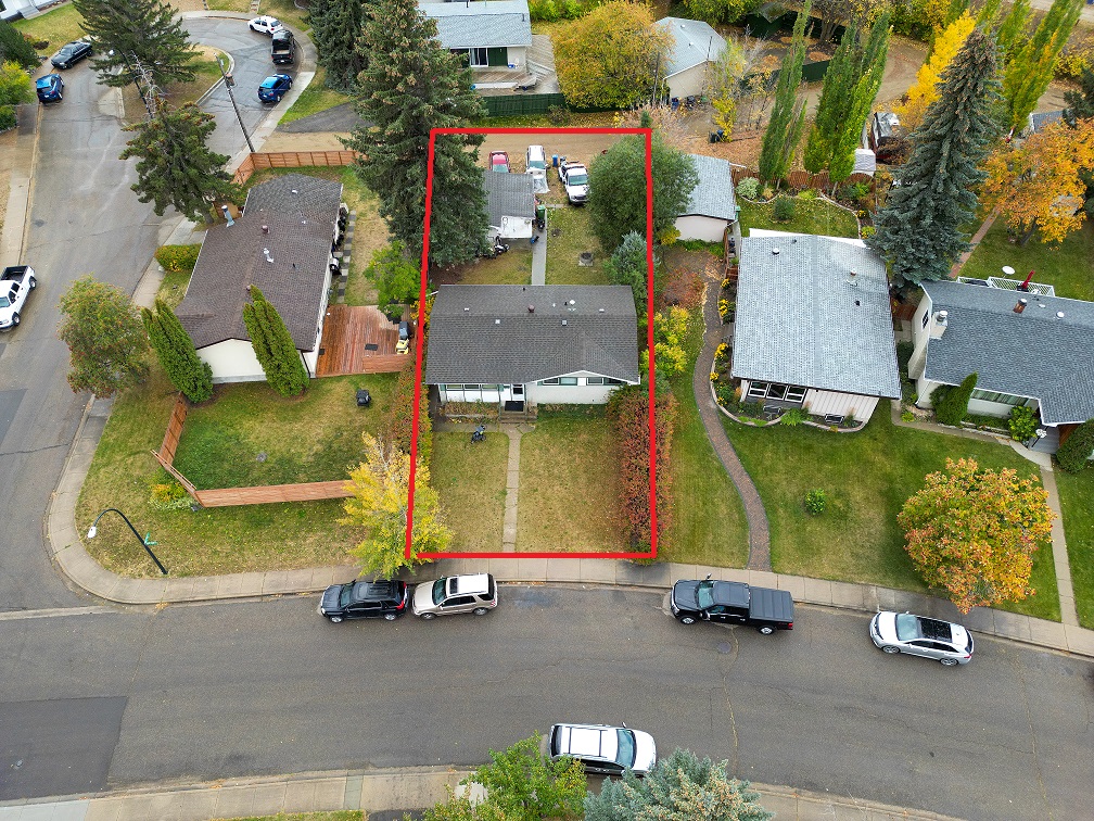 5922 West Park Cres.Red Deer