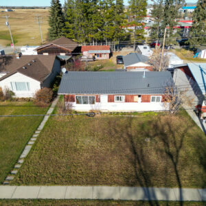 4946-54 Ave  HOME IN ECKVILLE