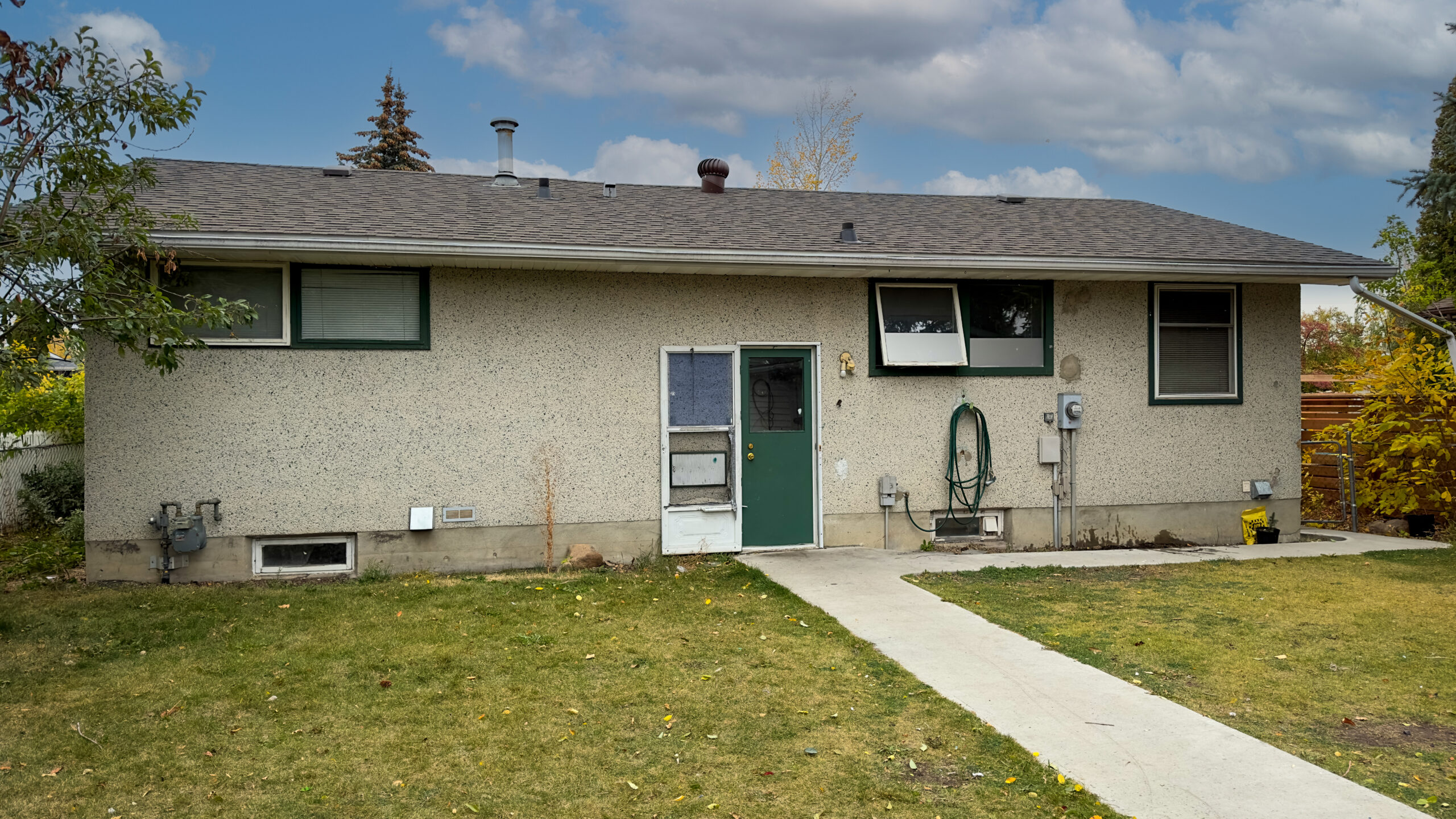 5922 West Park Cres.Red Deer - Image 3